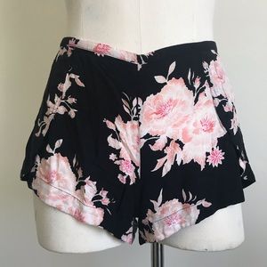 Black and Pink Floral Shorts 💕